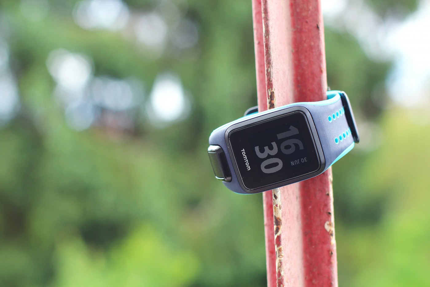 Montre Sport GPS TomTom RUNNER 3 - Bracelet Fin - Noir/Vert - Multisport étanche 40m